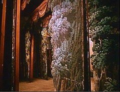 『ドン・ファン』 1970　約19分：舞台の袖、枠張物の並び