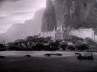 『キング・コング』 1933　約24分：髑髏島と巨大な塀