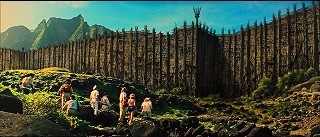 『キングコング』 1976　約34分；謎の島の巨大な塀