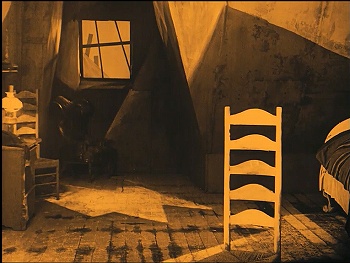 『カリガリ博士』 1920　約6分：室内