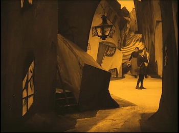 『カリガリ博士』 1920　約6分：街路