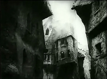 『巨人ゴーレム』 1920、約1時間27分：街路