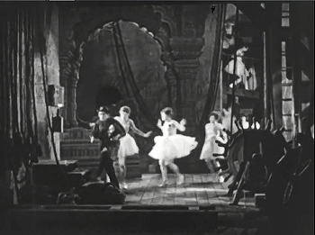 『オペラの怪人』1925　約16分：舞台裏