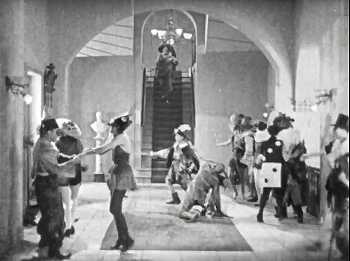 『オペラの怪人』1925　約1時間9分：上階の廊下