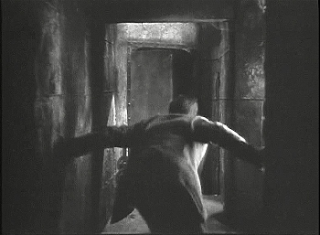 『猫とカナリヤ』 1927　約1時間17分：隠し通路の内部