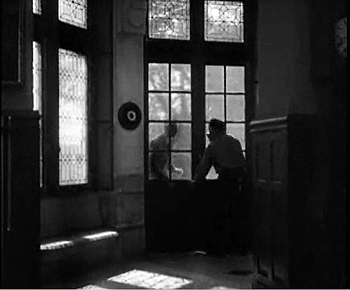 『吸血鬼』 1932、約23分：第2の館、玄関