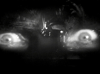 『恐怖城』 1932、約2分：馬車にかぶさる両目