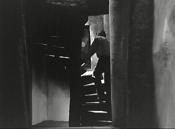 『月光石』 1933、約59分：螺旋階段