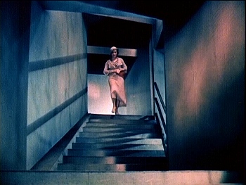 『肉の蝋人形』 1933、約1時間5分：蠟人形館、地下への階段
