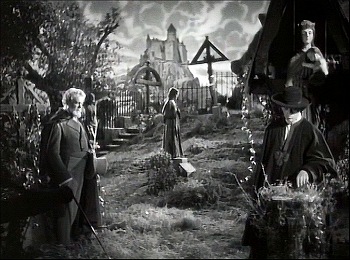 『古城の扉』 1935、約7分：墓地と城の遠望