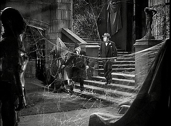 『古城の妖鬼』 1935、約41分：城、階段広間