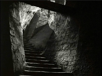 『女ドラキュラ』 1936、約1分：階段