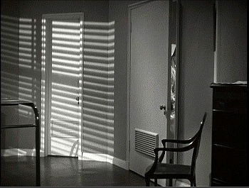 『女ドラキュラ』 1936、約39分：病室の入口附近