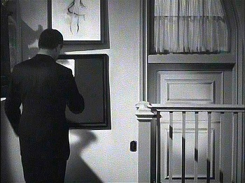 『透明光線』 1936、約1時間11分：ベネ邸、勝手口
