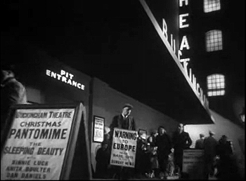 『来るべき世界』 1936、約3分：1940年、街角