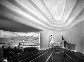 『来るべき世界』 1936、約1時間14分：議長室