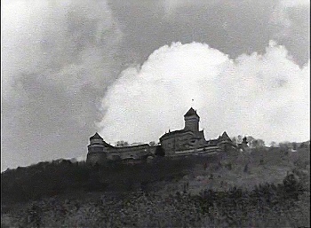 『大いなる幻影』 1937　約48分：山上の城