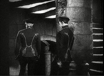 『ゼンダ城の虜』 1937、約1時間23分：階段（さらに下方へ）