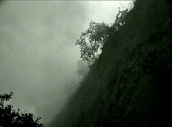 『恐怖のロンドン塔』 1939　約1時間31分：崖の上の対決