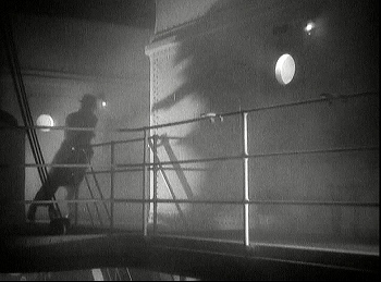 『ゴースト・ブレーカーズ』 1940、約36分：霧の甲板二階