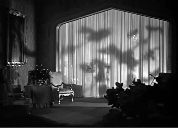 『レベッカ』 1940、約1時間4分：レベッカの部屋