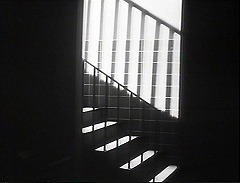 『キャット・ピープル』 1942　約51分：屋内プールへの階段