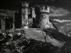 『フランケンシュタインの幽霊』 1942　約3分：城の外観