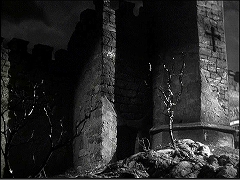 『フランケンシュタインの幽霊』 1942　約4分：城の外観、爆破される部分
