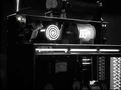 『フランケンシュタインの幽霊』 1942　約39分：研究室の機械