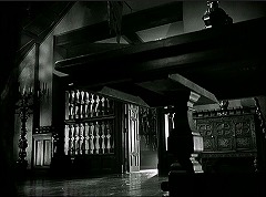 『不死の怪物』 1942　約7分：広間、暖炉の左　床の高さから
