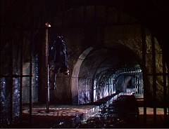 『オペラの怪人』 1943　約29分：街の下水道