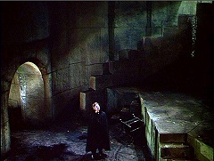 『オペラの怪人』 1943　約48分：舞台下方の階段室