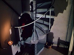 『オペラの怪人』 1943　約57分：螺旋階段、上から