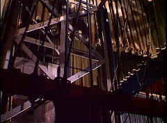 『オペラの怪人』 1943　約59分：舞台上部（フライ・タワー）