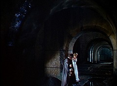 『オペラの怪人』 1943　約1時間21分：地下の通路
