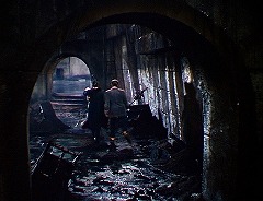 『オペラの怪人』 1943　約1時間25分：地下の通路