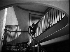『フランケンシュタインの館』 1944　約22分：階段室、下から