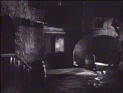 『死体を売る男』 1945　約30分：夜の街中