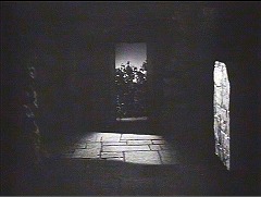 『吸血鬼ボボラカ』 1945　約8分：通路(?)、入口側から