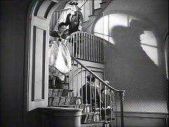 『恐怖の精神病院』 1946　約28分ネルの家の階段