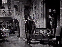 『呪われた城』 1946　約44分：大広間・右の階段