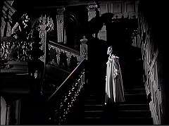『呪われた城』 1946　約49分：大広間・右の階段