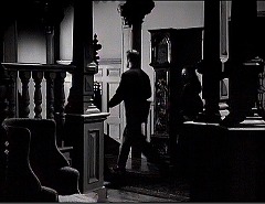 『呪われた城』 1946　約51分：二階廊下
