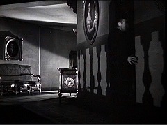 『五本指の野獣』 1946　約1時間4分：吹抜廊下、左に階段