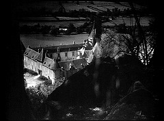 『乙女の星』 1946　約26分：城の外観・夜、高い位置から+幽霊