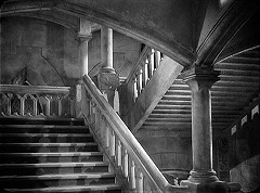 『乙女の星』 1946　約48分：二階三階への階段