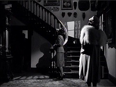 『扉の蔭の秘密』 1947　約29分：屋敷　玄関広間と湾曲階段
