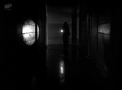 『扉の蔭の秘密』 1947　約1時間12分：部屋コレクションの廊下