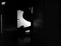 『扉の蔭の秘密』 1947　約1時間15分：部屋コレクションの廊下＋カーテンと人(?)の影