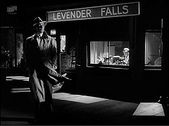 『扉の蔭の秘密』 1947　約1時間27分：駅